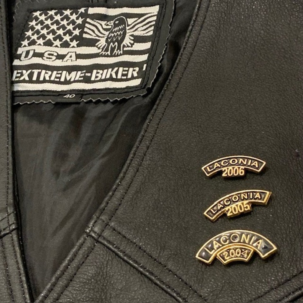 Extreme Biker Black Leather Motorcycle Vest Pins Snap Front Men's Medium 40 VTG